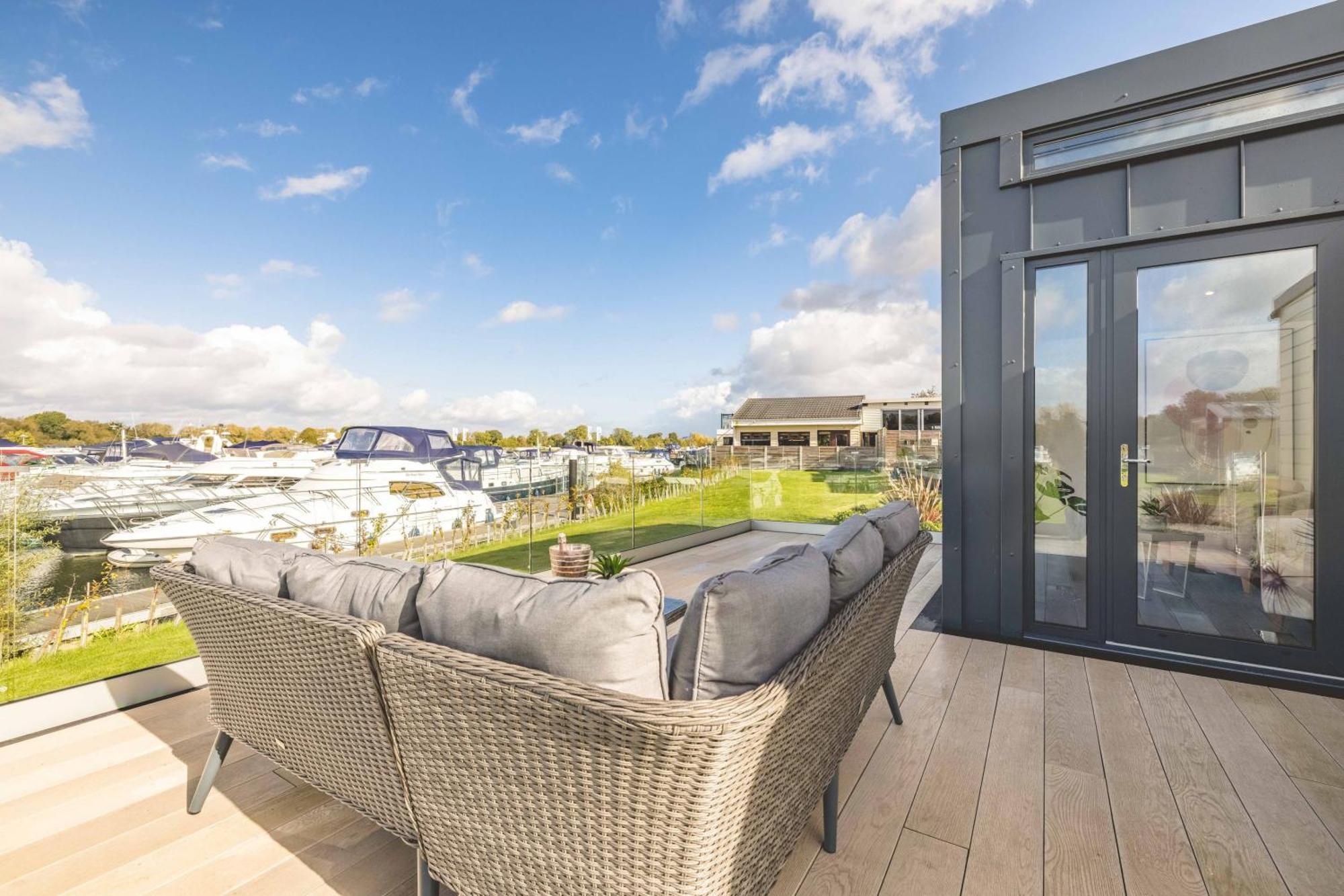 Luxury 2Bdr 2Ba Lodge With Hot Tub In Windsor Marina Dorney Exterior foto